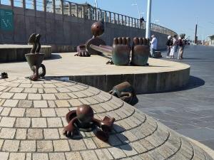 Frans 03 Beelden aan zee